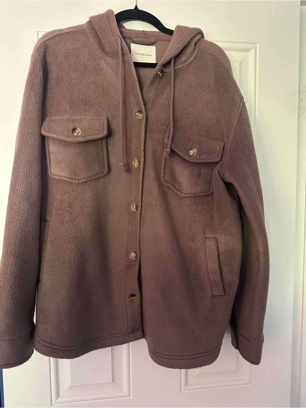 Thread & Supply Women’s Fuzzy Soft Brown Shacket with buttons & pockets. Size L